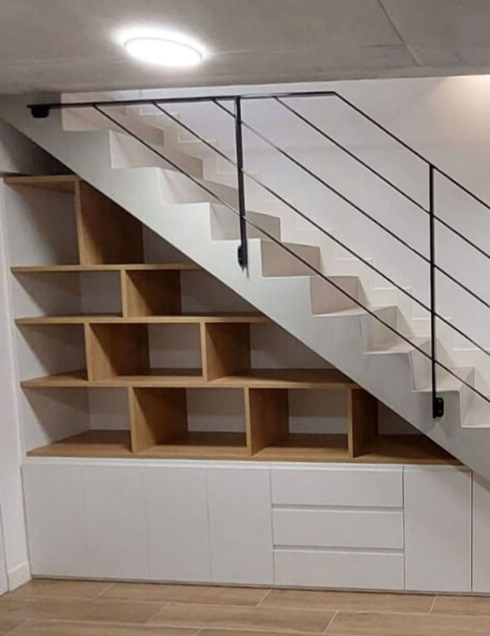 Tủ kệ chân cầu thang